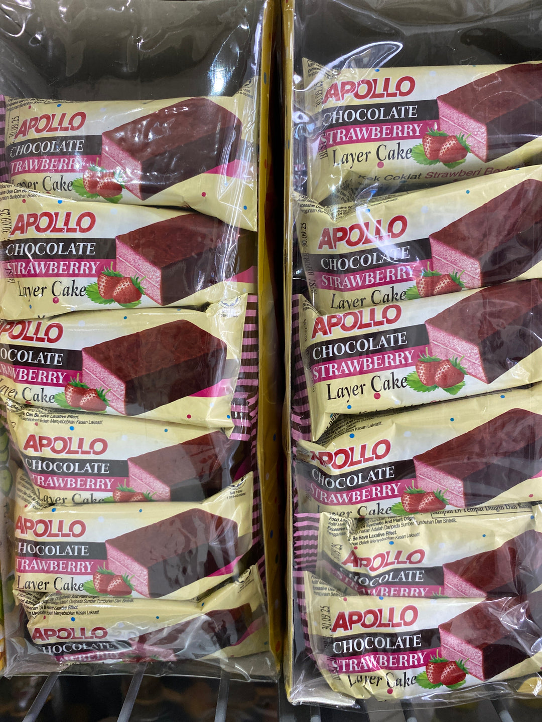 Apollo Choc&Strawberry Flavor Layer Cake 18g*24Packs – 77 Mart